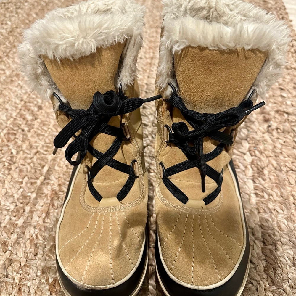 Sorel Women’s Tivoli II Suede